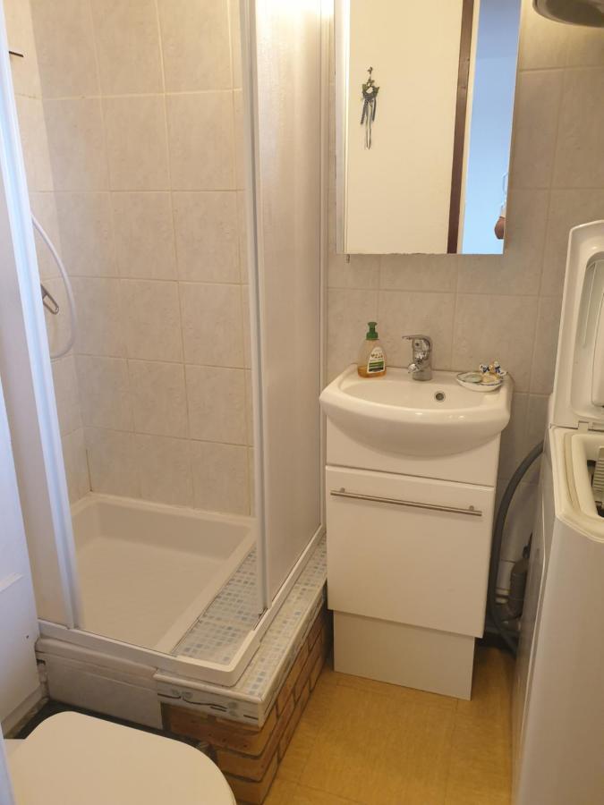 Appt 2 Ou 4 Personnes Avec Piscine, Tennis Et Parking Prive Fleury  Eksteriør billede
