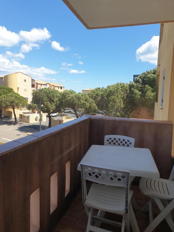Appt 2 Ou 4 Personnes Avec Piscine, Tennis Et Parking Prive Fleury  Eksteriør billede