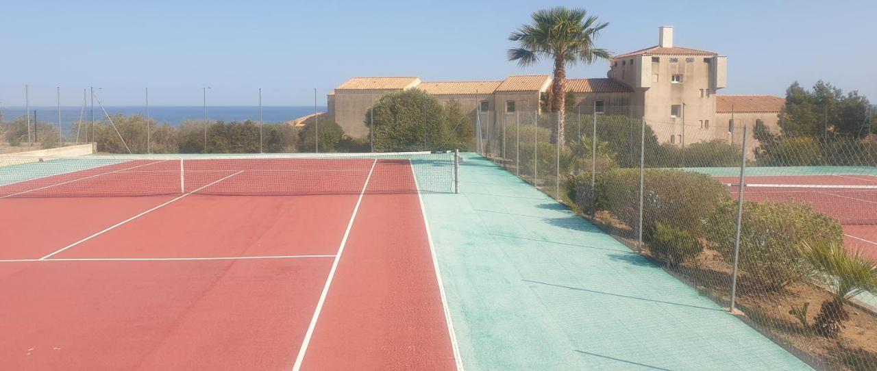 Appt 2 Ou 4 Personnes Avec Piscine, Tennis Et Parking Prive Fleury  Eksteriør billede