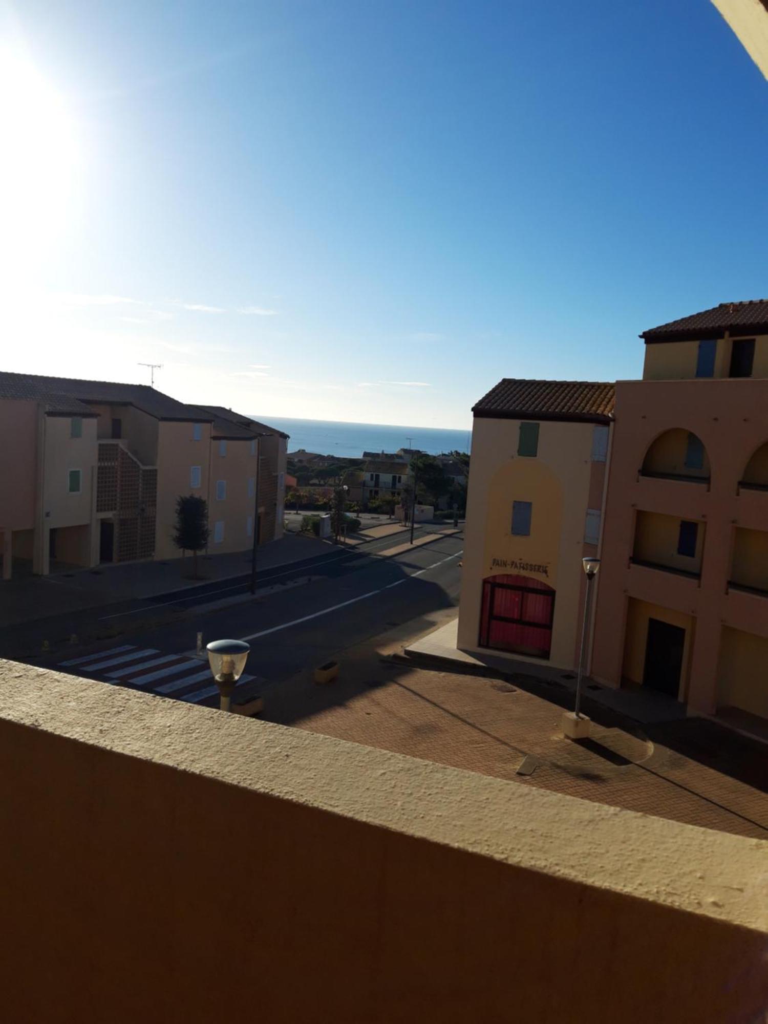 Appt 2 Ou 4 Personnes Avec Piscine, Tennis Et Parking Prive Fleury  Eksteriør billede